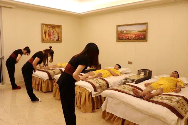 當(dāng)代年輕女性擇業(yè)觀之變 為何寧做足浴師不進(jìn)工廠？